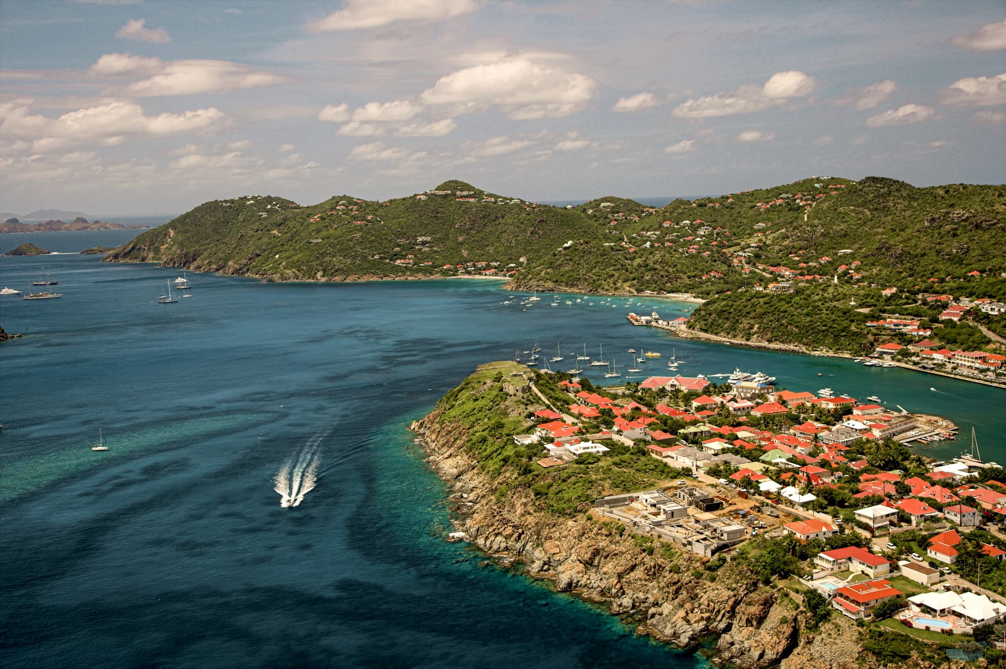 Lesser Antilles *featuring* the Grenadines & Dominica